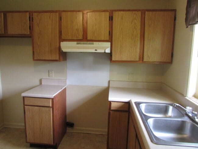 Building Photo - 121 Dixie Dr