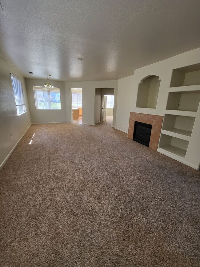 Building Photo - 377 Royal Troon Dr