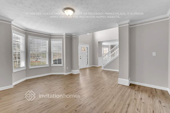 Building Photo - 729 Coach Way