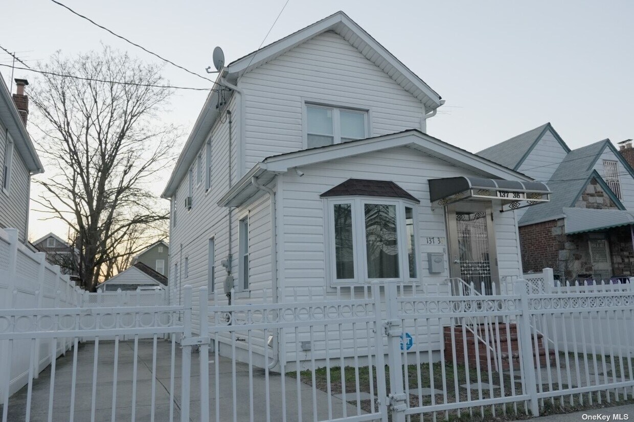 13736 171st St, Queens, NY 11434 House Rental in Queens, NY