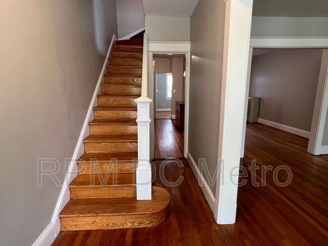 Foto del edificio - 4507 Illinois Ave NW
