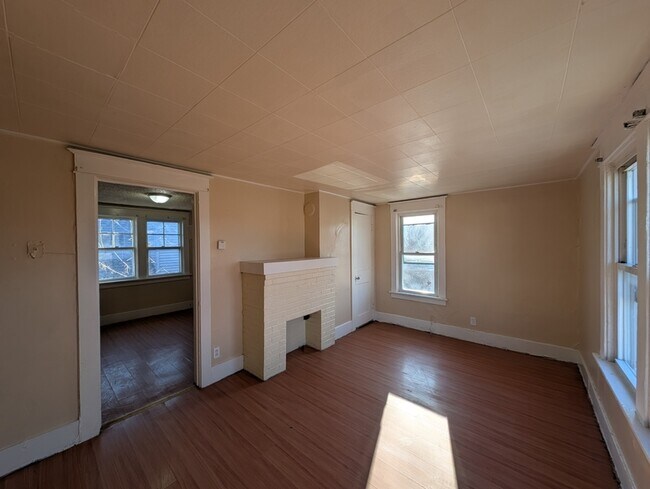 Foto del edificio - 373 Esser Ave