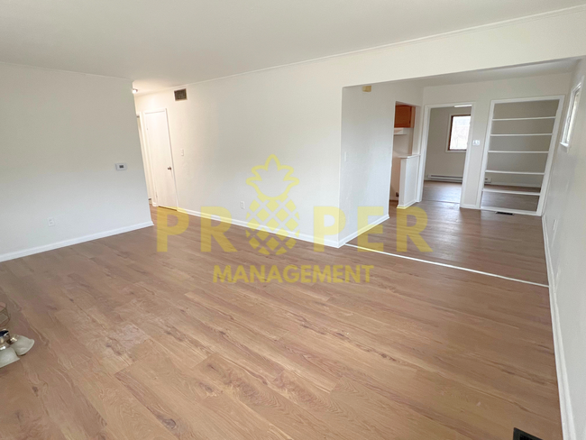 Foto del edificio - 3 bedrooms 1.5 bathrooms house for rent