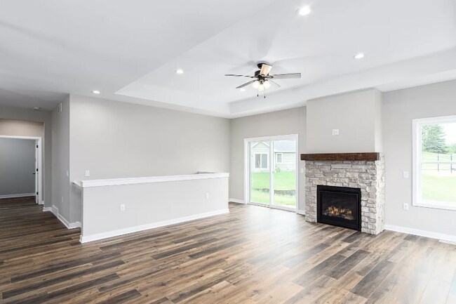 Building Photo - 940 Kings Dr