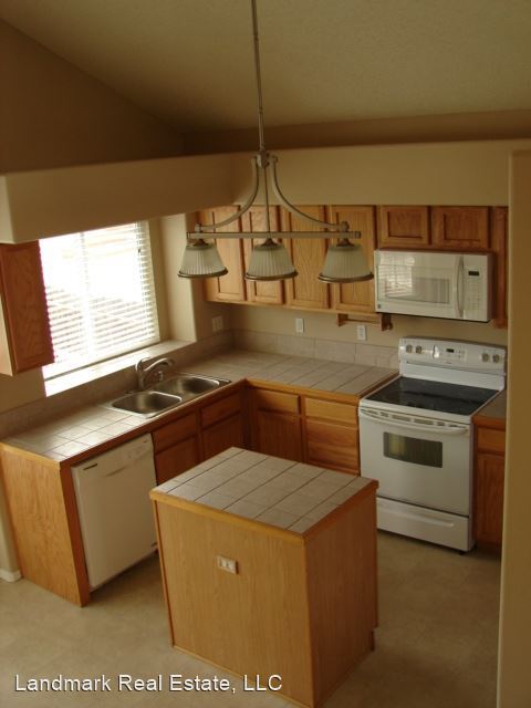 Building Photo - 3 br, 2.5 bath House - 7230 Moss Bluff Court