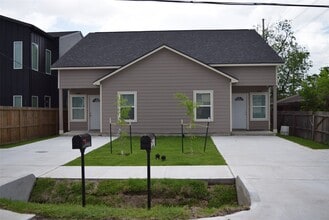 Building Photo - 331 Tite St