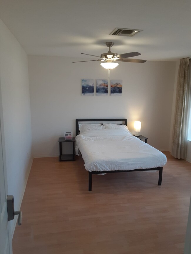 Foto del edificio - 4225 W Bluefield Ave