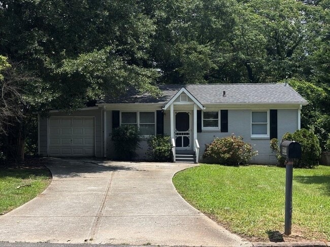 Building Photo - 2223 Dillard St
