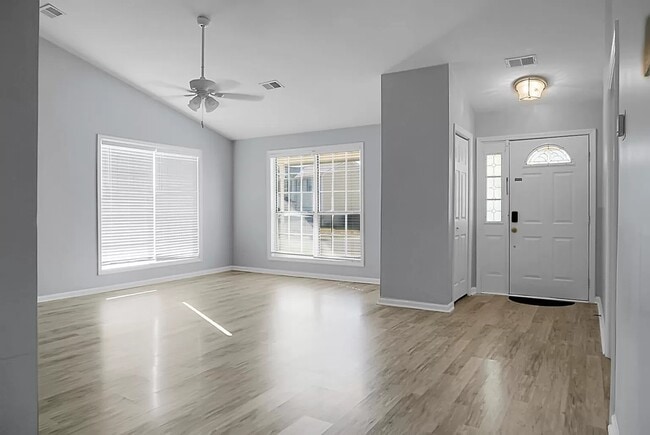 Foto del edificio - 1084 Willowood Ave