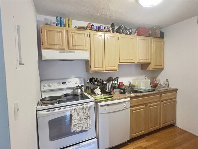 Foto del edificio - 1027 Commonwealth Ave