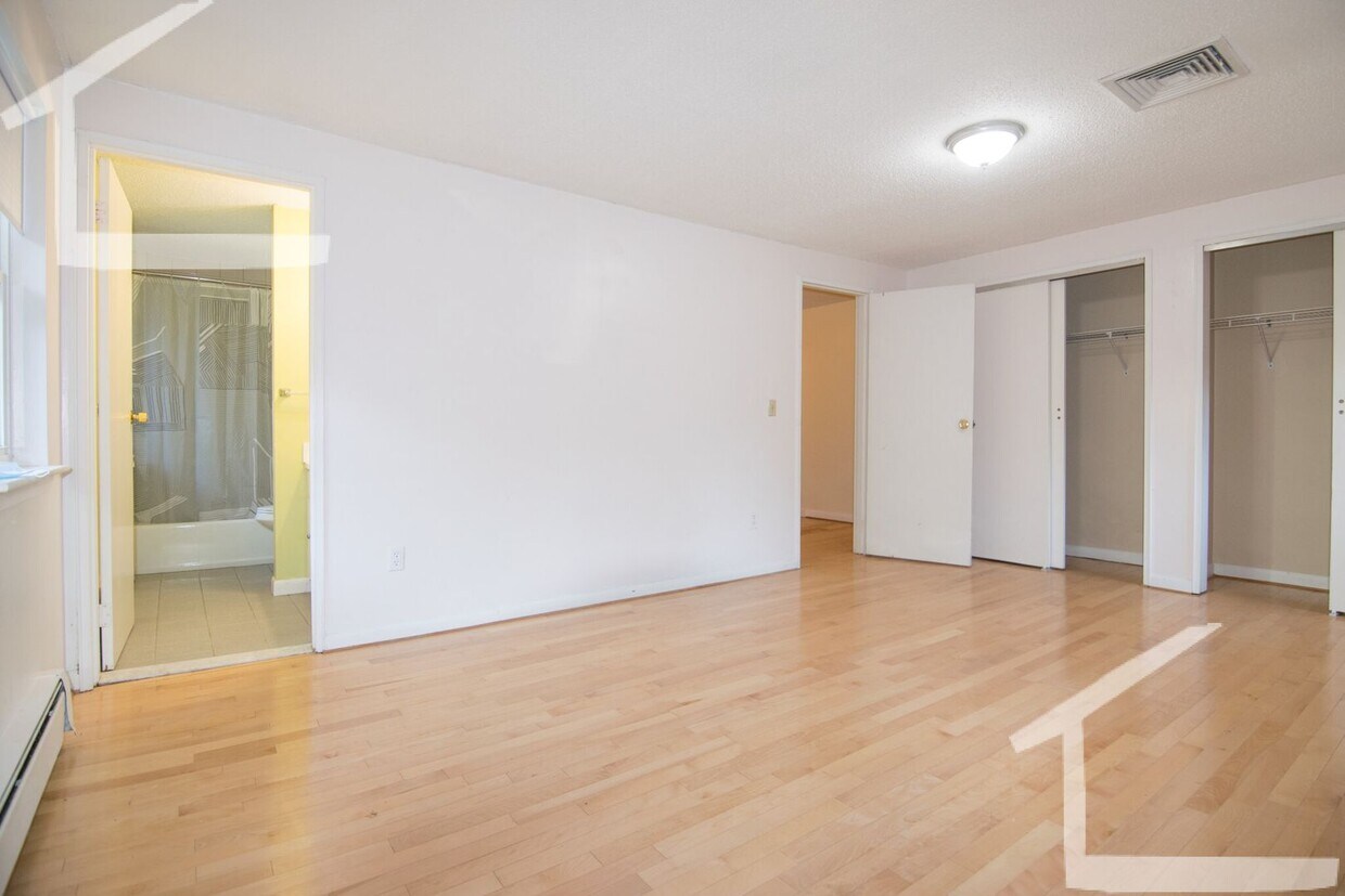 Primary Photo - 5 Bedroom
