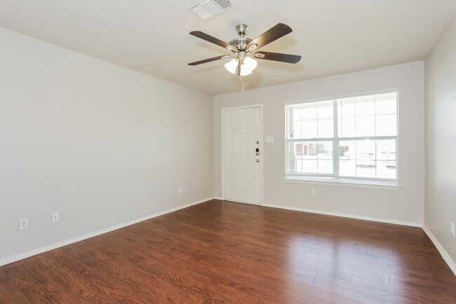 Building Photo - 9717 Parkmere Dr