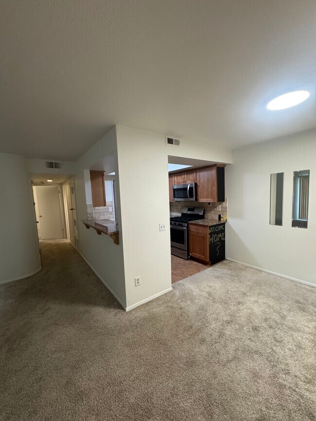 Fotografía del edificio - 9408 Twin Trails Dr