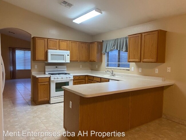 Building Photo - 3 br, 2 bath House - 11059 E DELTA AVE