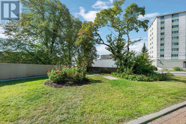 Building Photo - 555-555 Brittany Dr