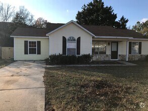 Building Photo - 113 Oak Terrace Dr