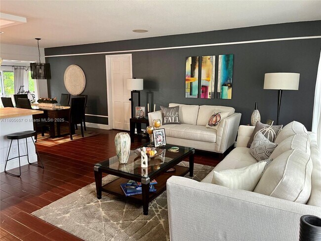 Foto del edificio - 22167 Serenata Cir E