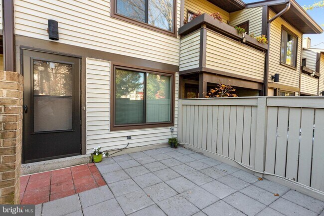 Building Photo - 9410 Walburg Way