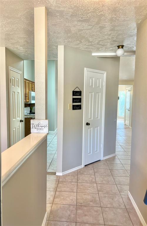 Building Photo - 16307 Ginger Run Way