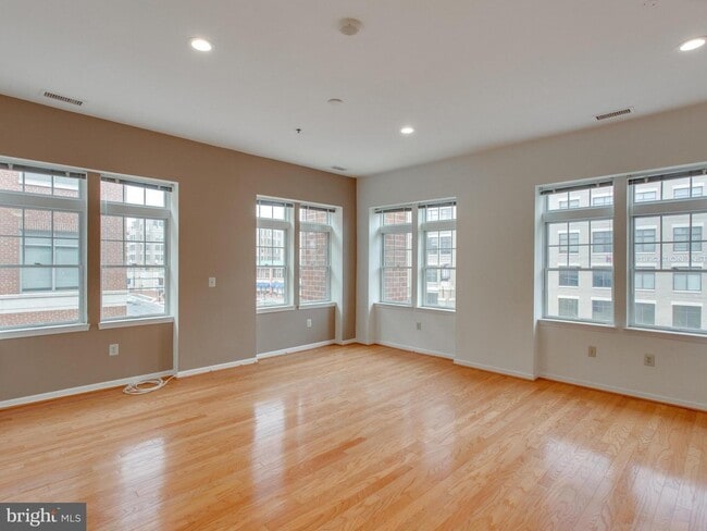 Photo - 309 Holland Ln Townhome