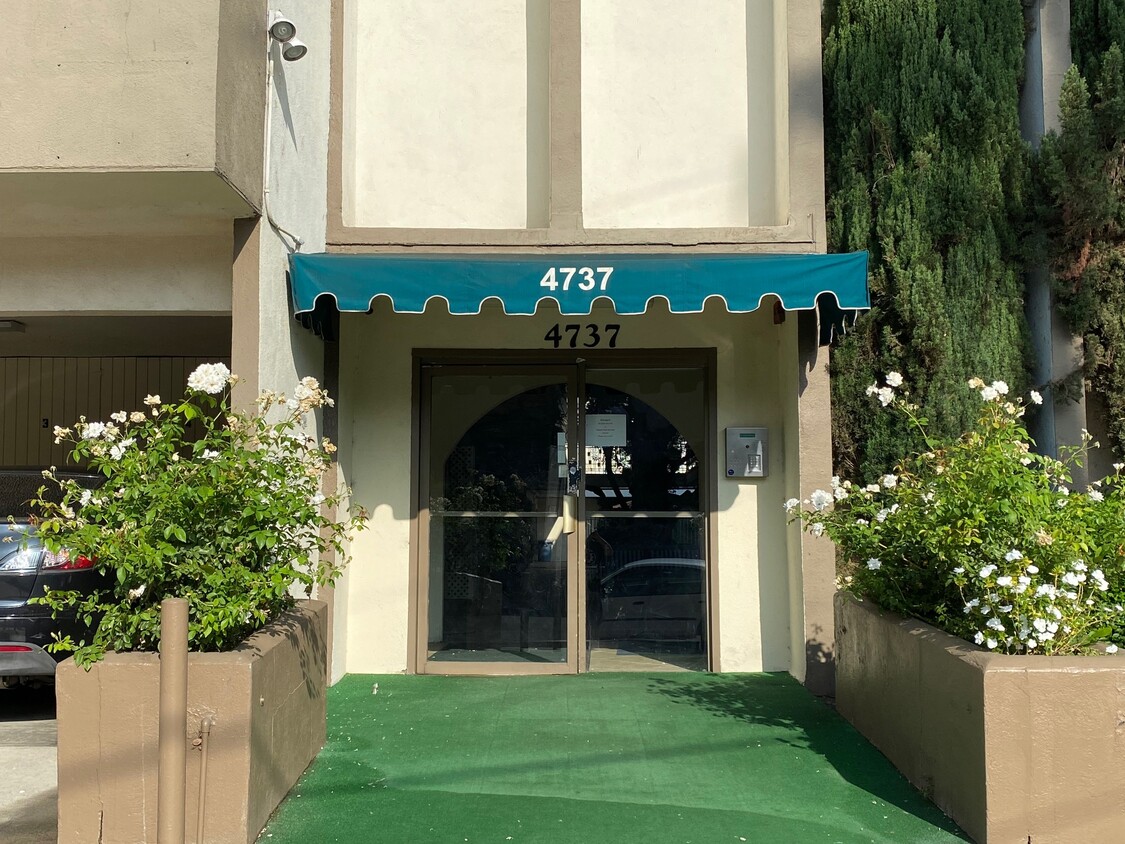 Primary Photo - 4737 Orion Ave