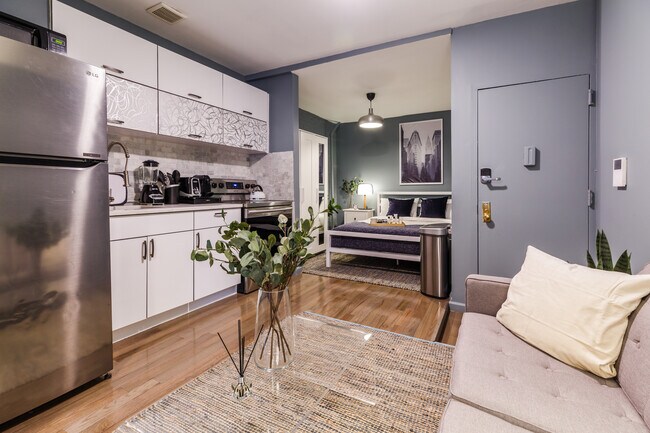 Building Photo - 519 E 5th St