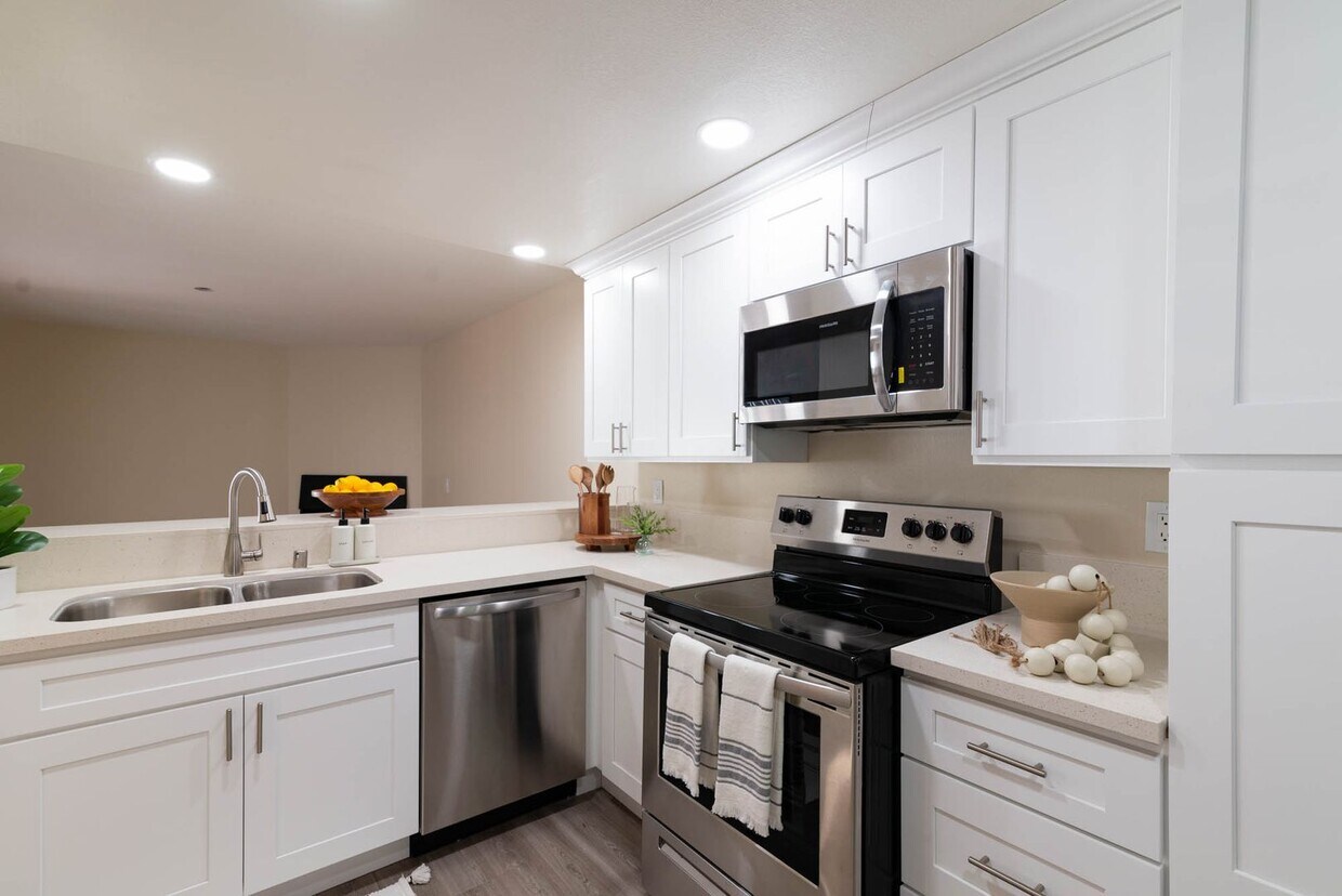 Primary Photo - Welcome to 679 E Palm- Redlands, CA***1/2 ...