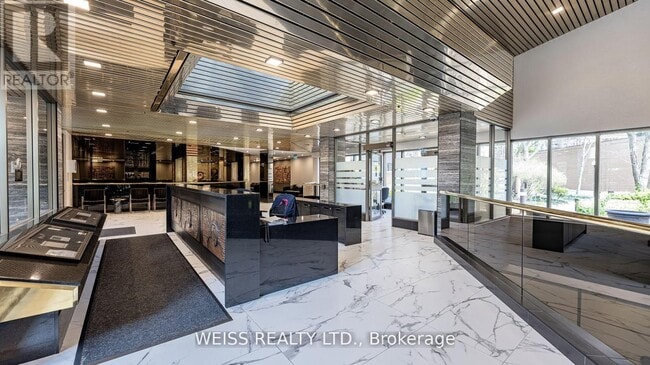 Building Photo - 131-131 Beecroft Rd