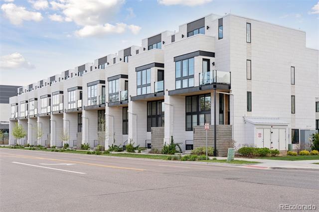 Building Photo - 4273 E 8th Ave