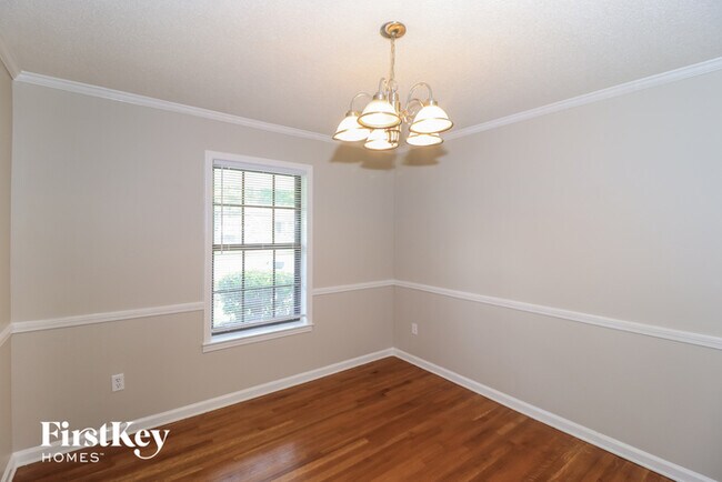Foto del edificio - 5299 Twin Woods Ave