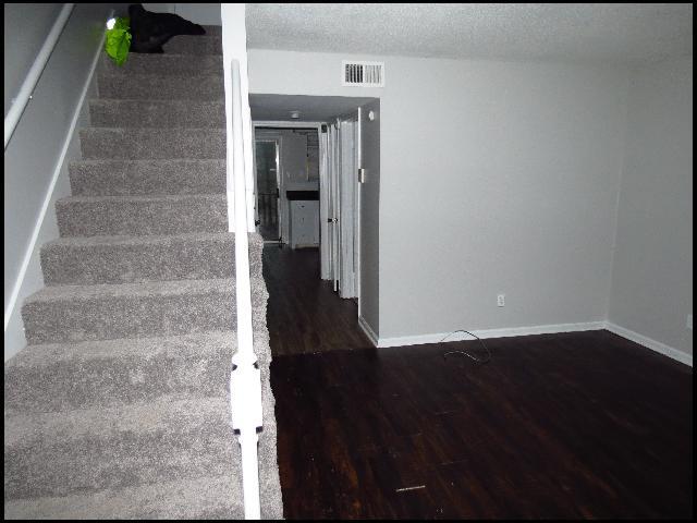 Building Photo - 1805 Sanford Dr