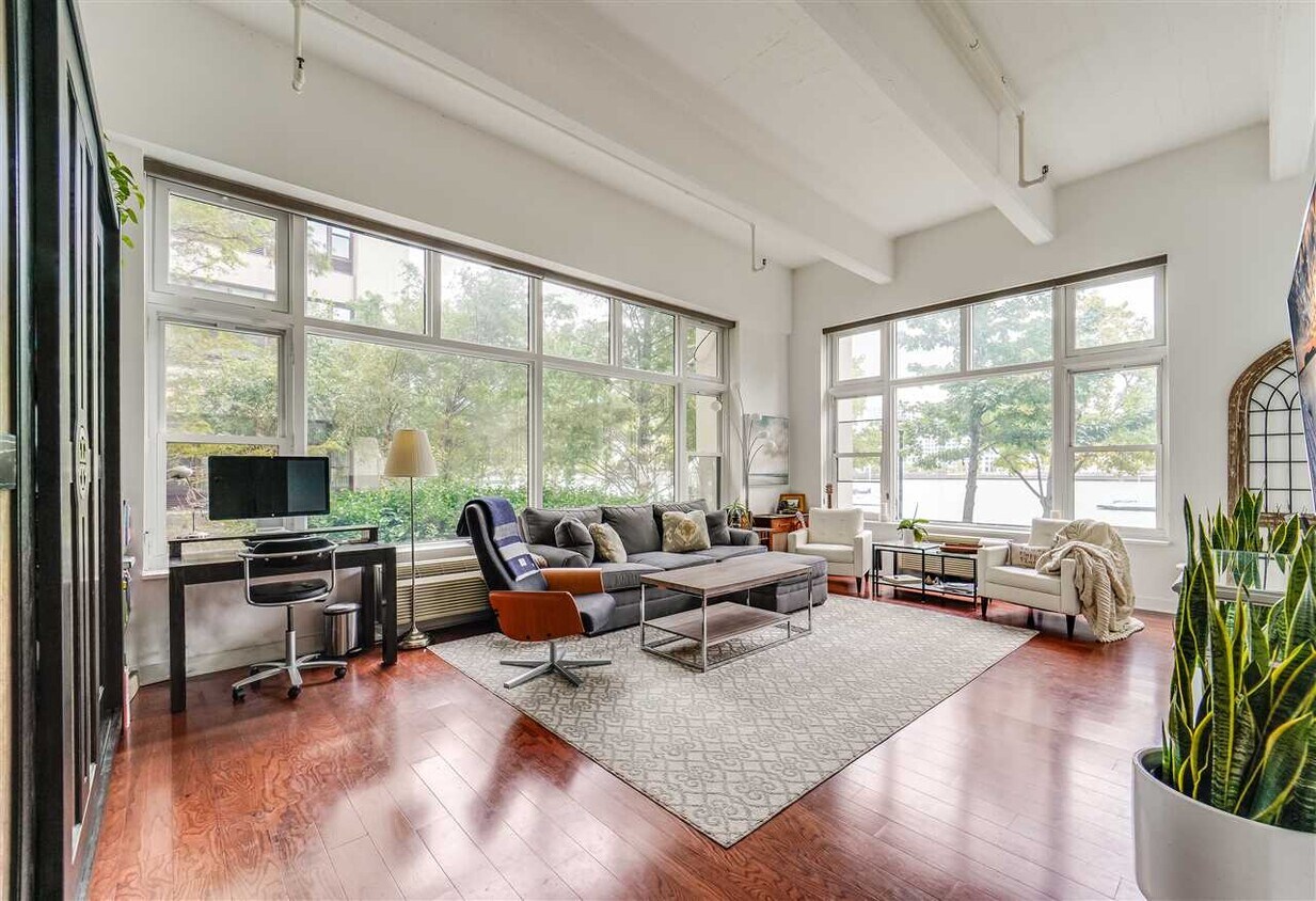 Foto principal - 1500 Hudson St