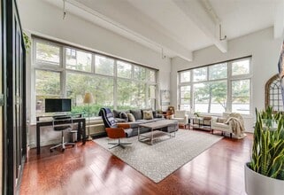 Building Photo - 1500 Hudson St