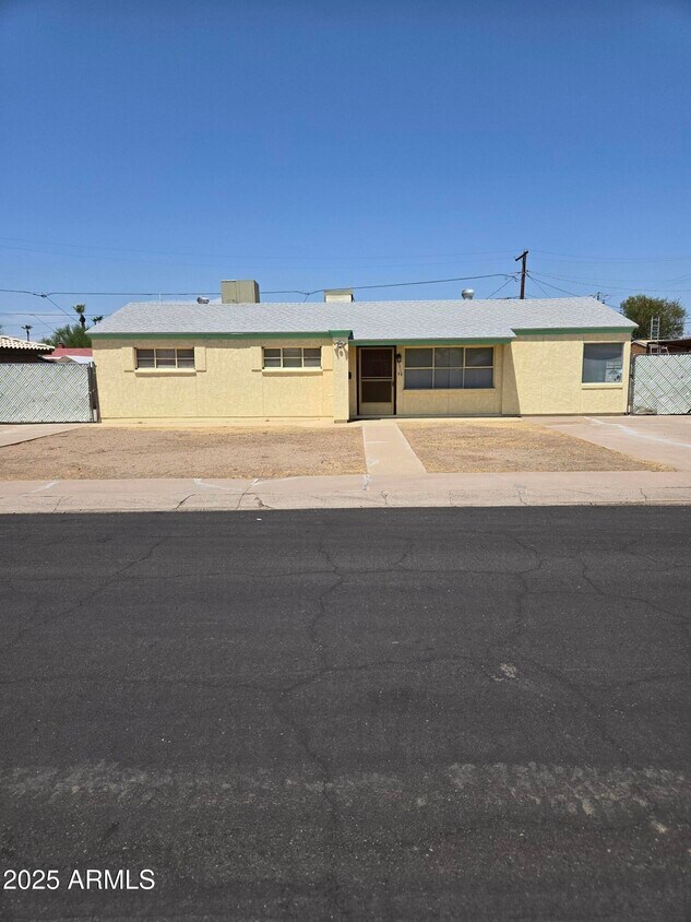 Foto principal - 3308 W Roanoke Ave