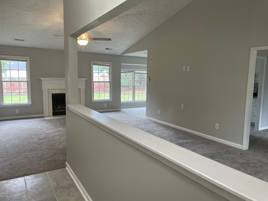 Entry Way - 5503 Heather St