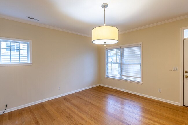 Foto del edificio - Single Family Home Minutes to DTWN/UVA Area