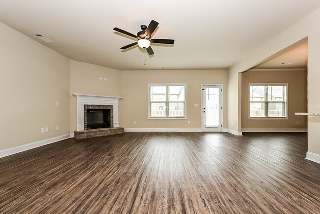 Building Photo - 2354 Walker Dr