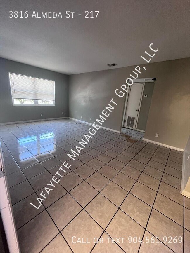 Building Photo - 3816 Almeda St