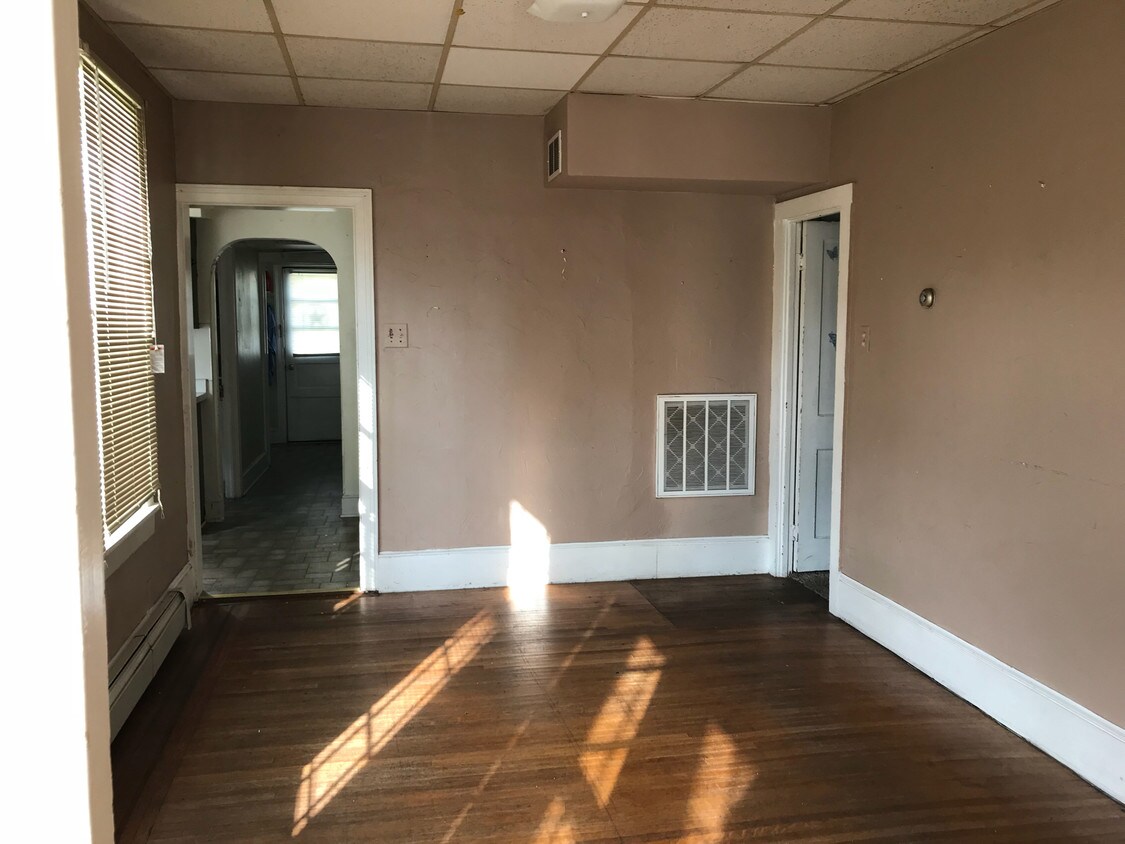 Building Photo - 151 N Charles St