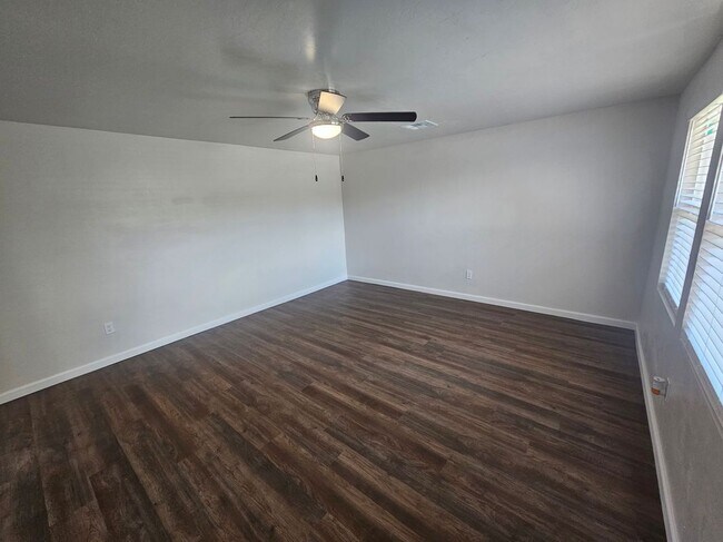 Foto del edificio - 8606 Brookline Ave