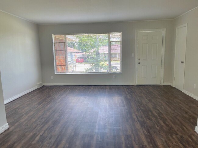 Foto del edificio - Cozy & Convenient Living in NE OKC with this 2-bedroom Home!
