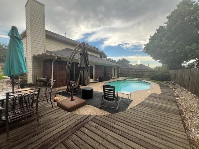 Foto del edificio - 3906 Hazelwood Dr