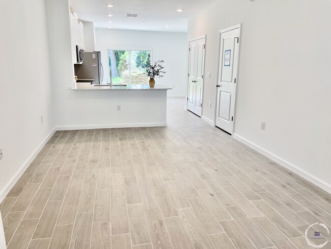Foto del edificio - 3409 SW 34th Avenue Cir