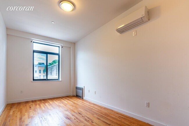 Building Photo - 500 Leonard St