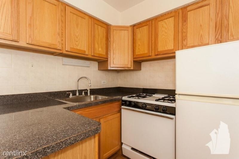 Primary Photo - 525 W Aldine Ave