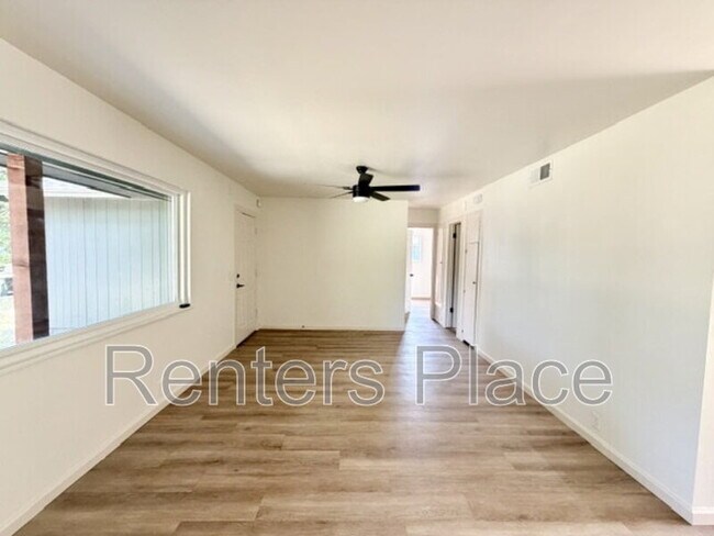 Foto del edificio - 2214 S Poplar St