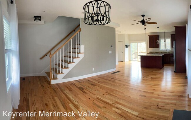 Building Photo - 3 br, 2.5 bath House - 9 Bicknell Circle