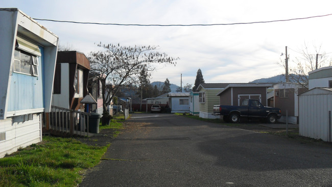 Foto del edificio - Roseburg Mobile Home & RV Park