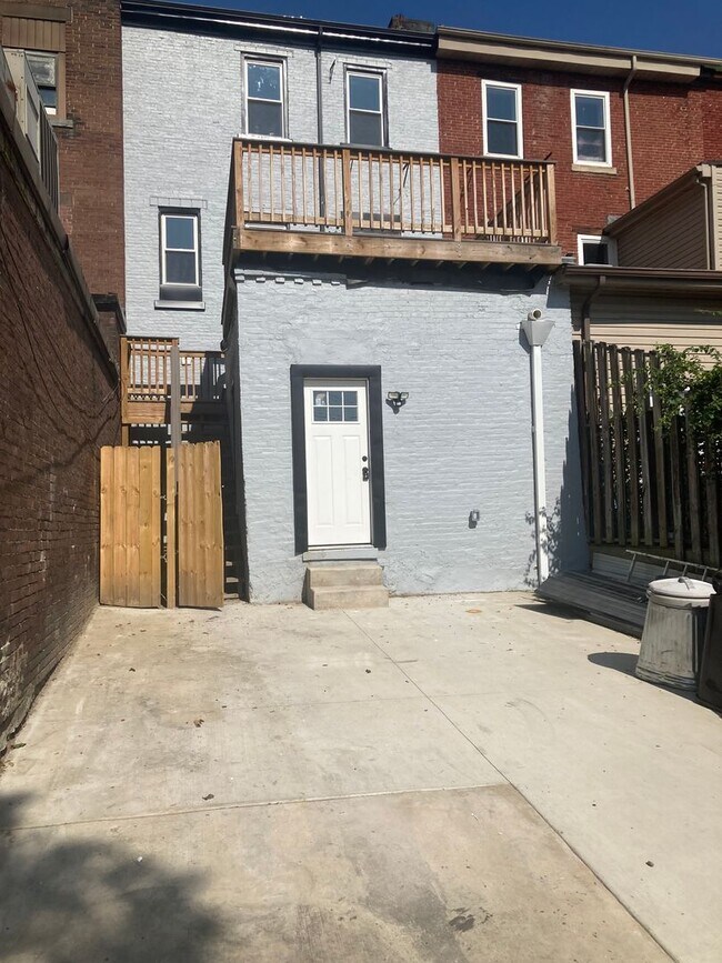Foto del edificio - 1539 Lowrie St