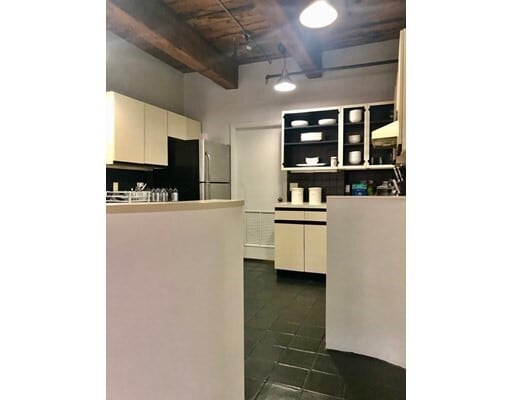 Building Photo - 326 A St